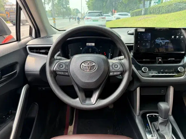 Toyota Corolla Cross — Фото автомобиля 14