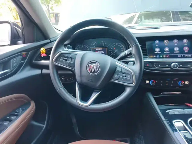 Buick Regal — Фото автомобиля 10
