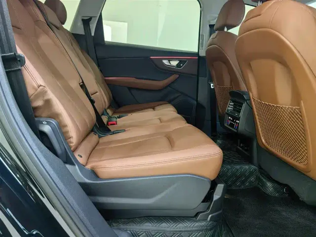 Audi Q7 — Фото автомобиля 17
