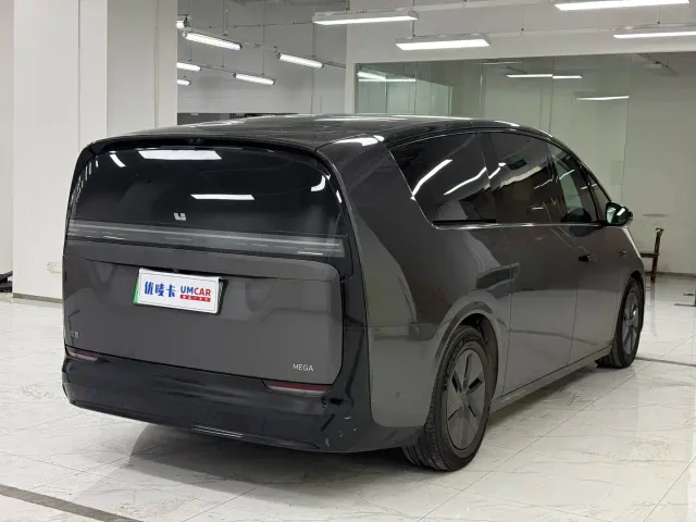 Li Auto MEGA — Фото автомобиля 6