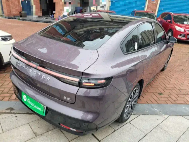 Leapmotor B01 — Фото автомобиля 6