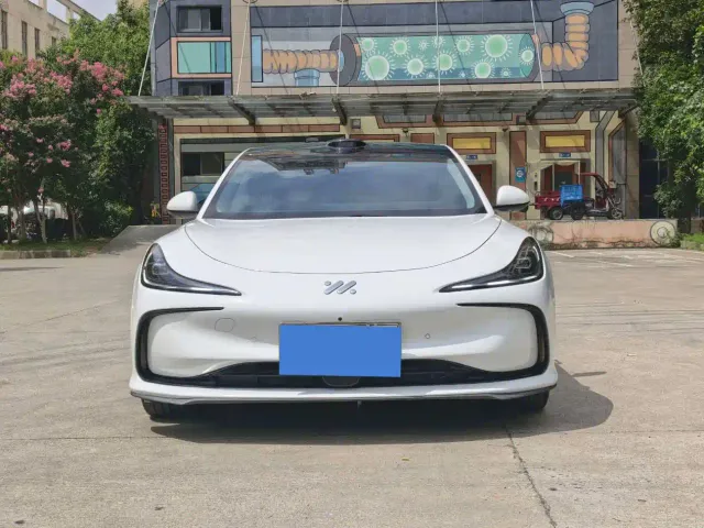IM Motors L6 — Фото автомобиля 2