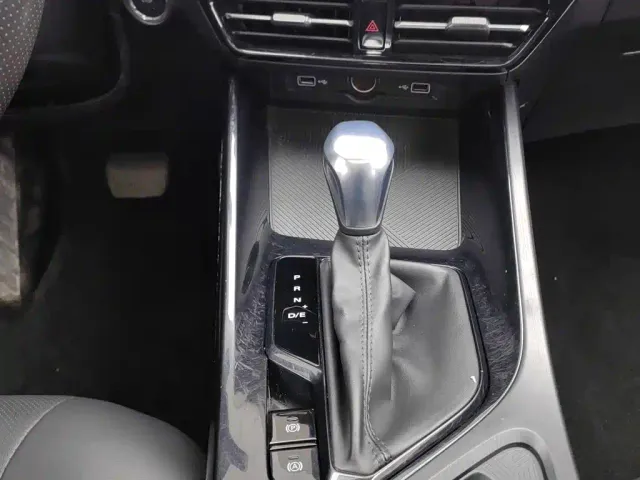 Roewe i5 — Фото автомобиля 13