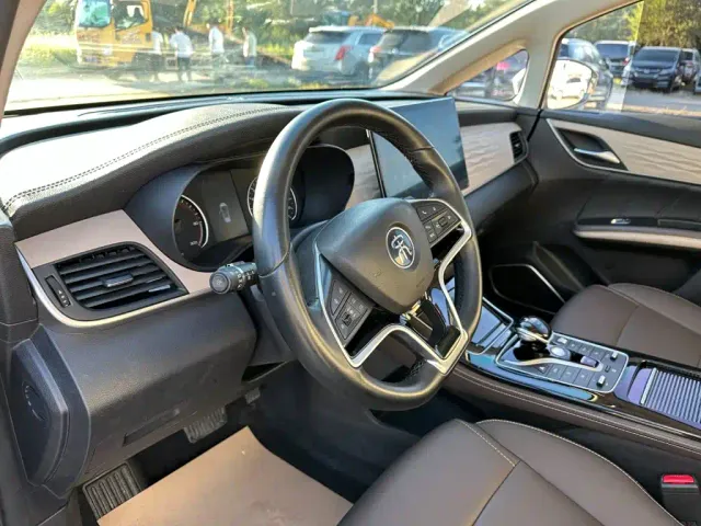 BYD Song MAX — Фото автомобиля 13