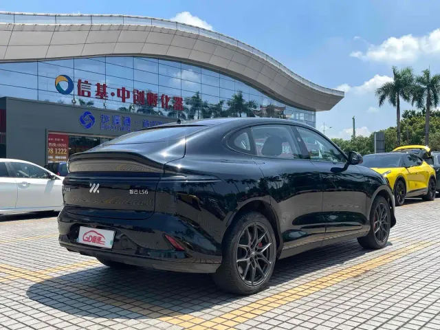 IM Motors LS6 — Фото автомобиля 8