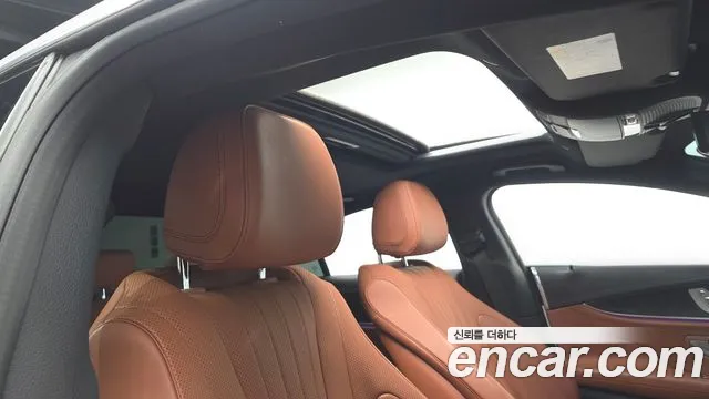 Mercedes-Benz CLS-Class — Фото автомобиля 16