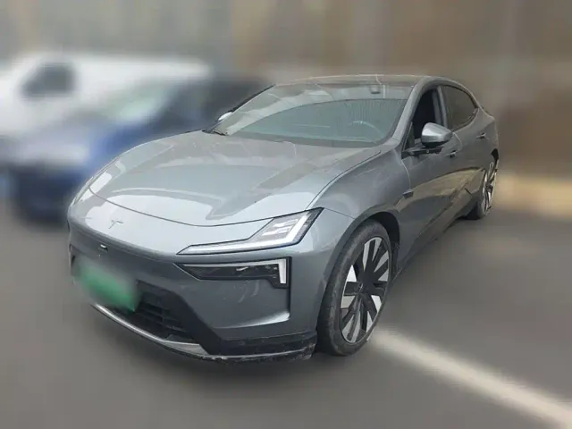 Фотография автомобиля — Polestar 4