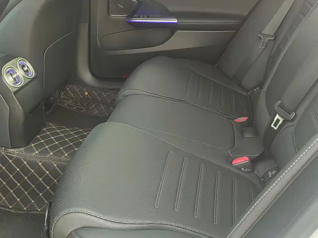 Mercedes-Benz C-Class — Фото автомобиля 7