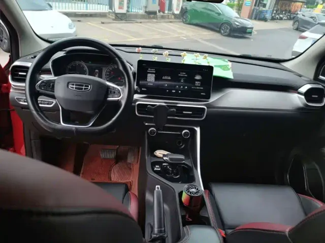 Geely Binyue — Фото автомобиля 9