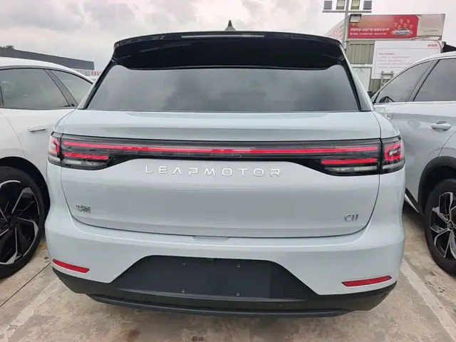 Leapmotor C11 — Фото автомобиля 5