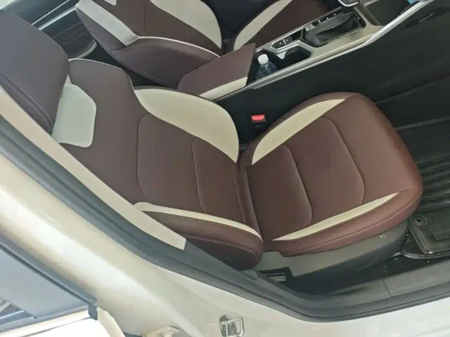 Geely Emgrand — Фото автомобиля 24