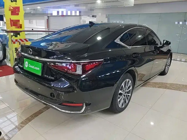 Lexus ES — Фото автомобиля 6