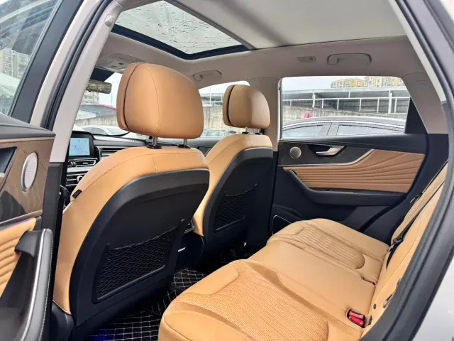 Hongqi HS5 — Фото автомобиля 9