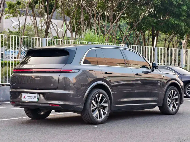 Li Auto L7 — Фото автомобиля 7