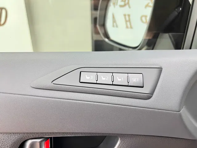 Toyota Alphard — Фото автомобиля 17