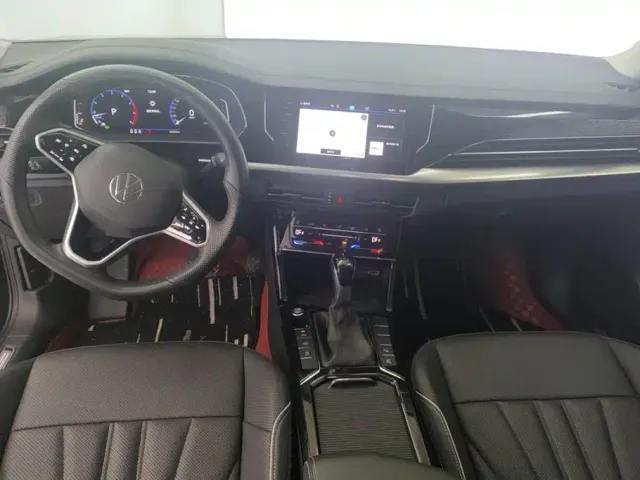 Volkswagen Passat — Фото автомобиля 12
