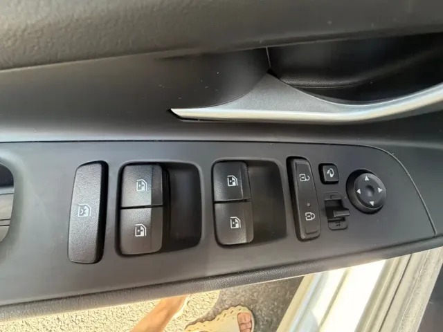 Hyundai Elantra — Фото автомобиля 6