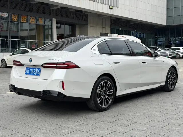 BMW 5 Series — Фото автомобиля 6