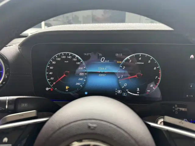 Mercedes-Benz E-Class — Фото автомобиля 6