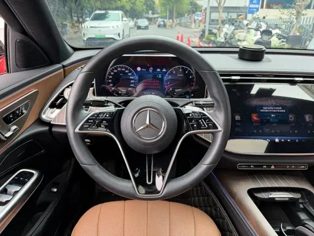 Mercedes-Benz E-Class — Фото автомобиля 14