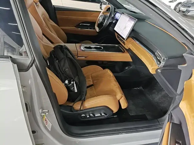 Mazda EZ-6 — Фото автомобиля 24