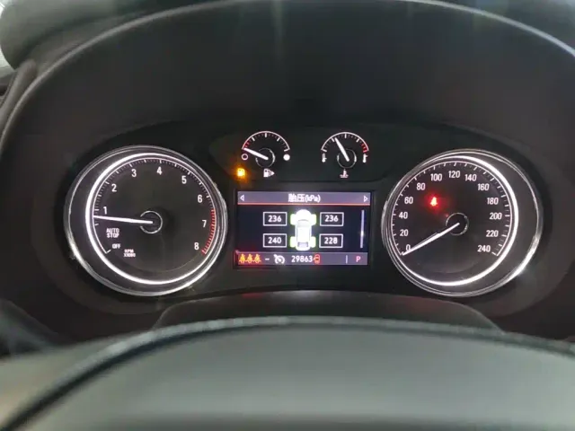 Buick LaCrosse — Фото автомобиля 11