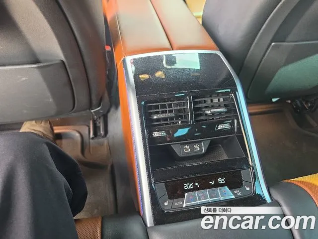 BMW 8 Series G15 — Фото автомобиля 20