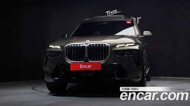 BMW X7 — Фото автомобиля 3