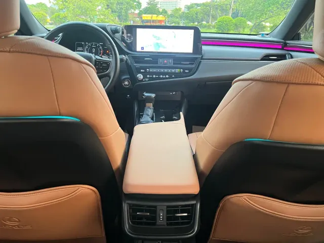 Lexus ES — Фото автомобиля 13