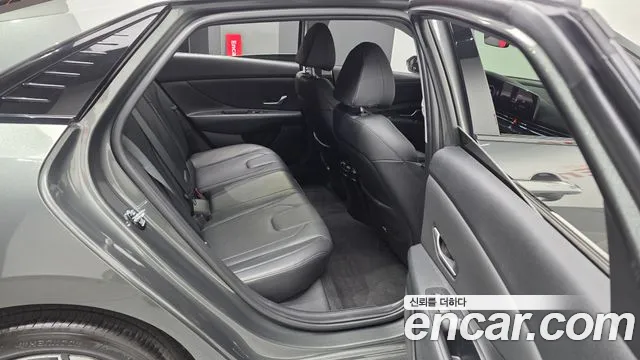 Hyundai AVANTE Avante (CN7) — Фото автомобиля 10