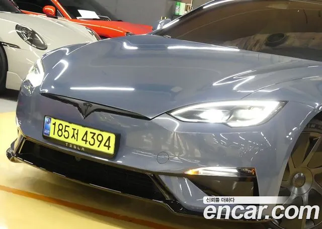 Tesla Model S — Фото автомобиля 20