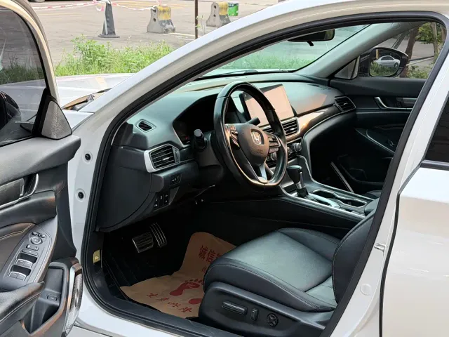 Honda Accord — Фото автомобиля 7