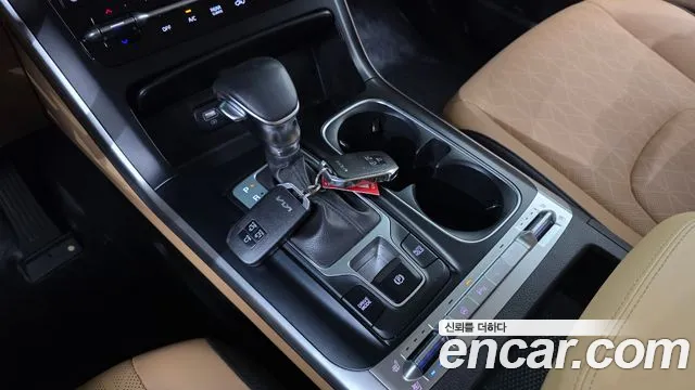 Kia Canival Carnival 4 поколение Дизель 9 мест Prestige — Фото автомобиля 9