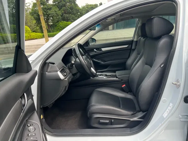 Honda Accord — Фото автомобиля 8