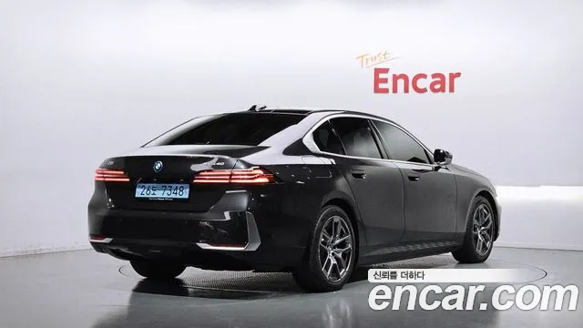 BMW i5 G60 — Фото автомобиля 2