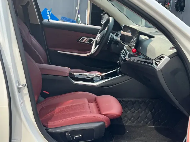 BMW 3 Series — Фото автомобиля 10