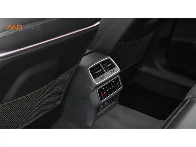 Audi A7L — Фото автомобиля 9