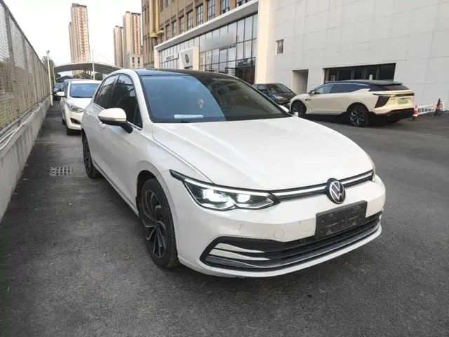 Volkswagen Golf — Фото автомобиля 3