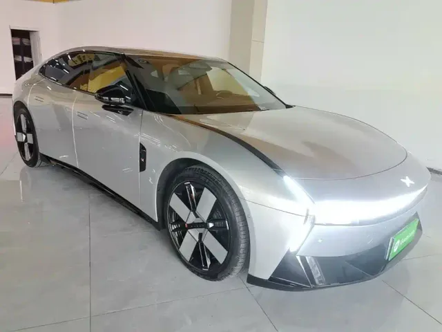 Xpeng P7 — Фото автомобиля 3