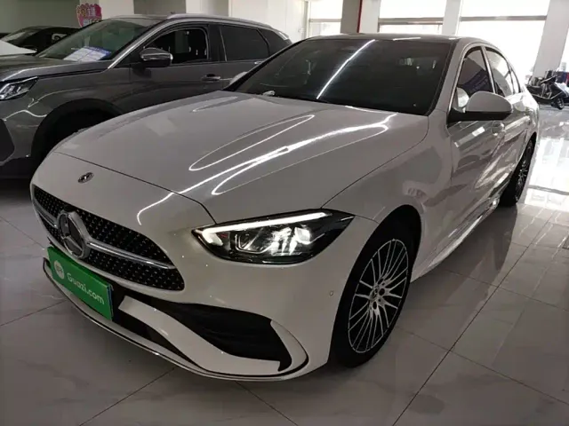 Фотография автомобиля — Mercedes-Benz C-Class