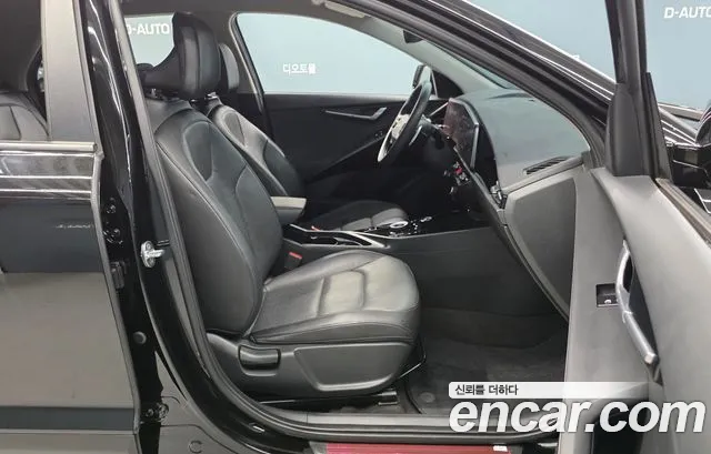 Kia Niro — Фото автомобиля 13