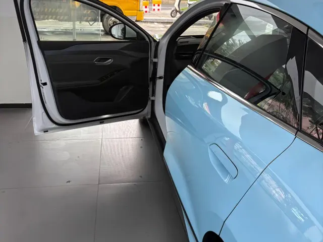 BYD Qin L — Фото автомобиля 11