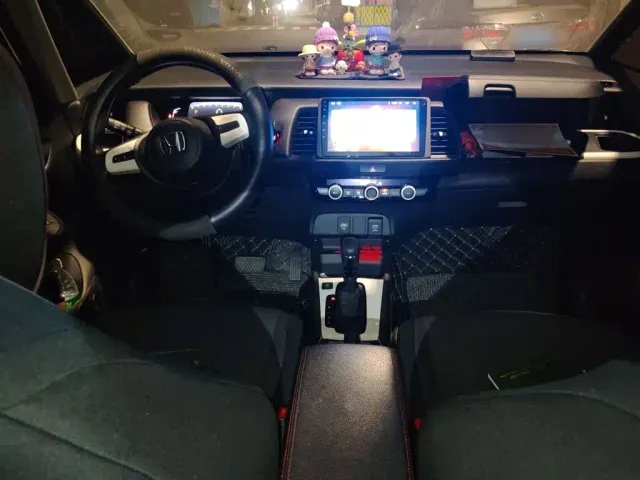 Honda Fit — Фото автомобиля 10