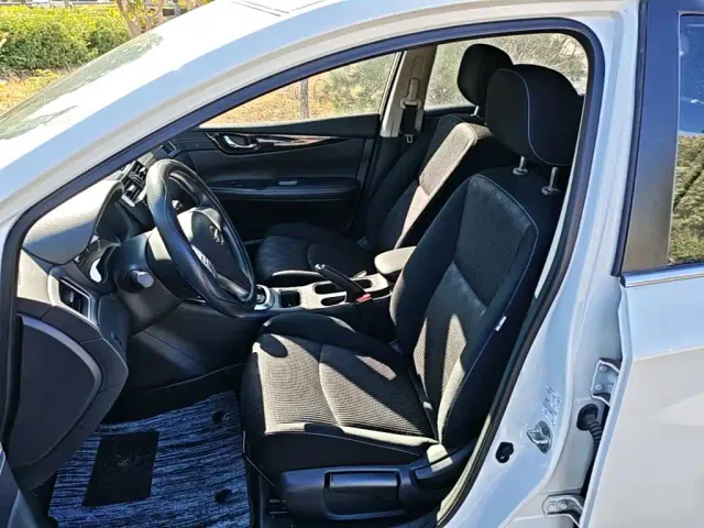 Nissan Tiida — Фото автомобиля 14