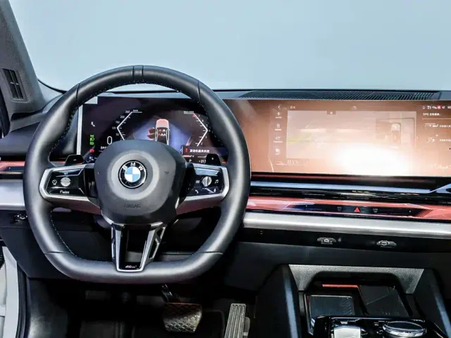 BMW 5 Series — Фото автомобиля 25
