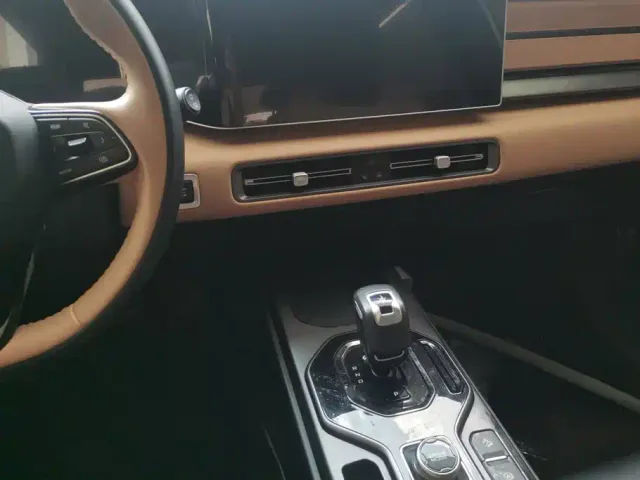 Geely ICON — Фото автомобиля 16