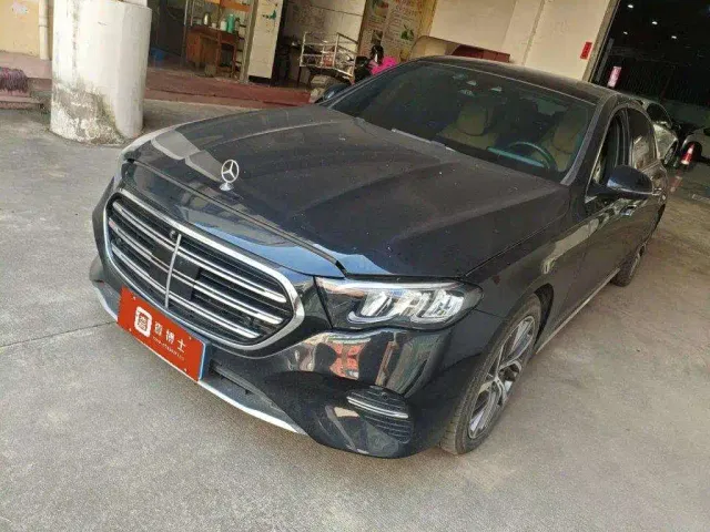 Фотография автомобиля — Mercedes-Benz E-Class