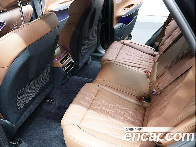 Genesis GV70 — Фото автомобиля 14