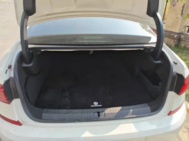 Volkswagen Passat — Фото автомобиля 4