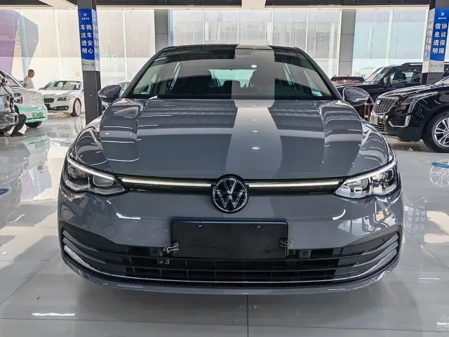 Volkswagen Golf — Фото автомобиля 2
